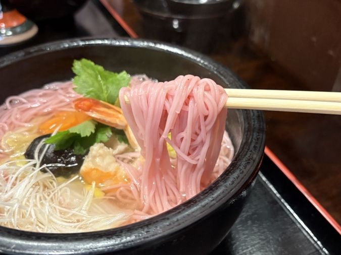 笠乃家 梅を練りこんだにゅう麺