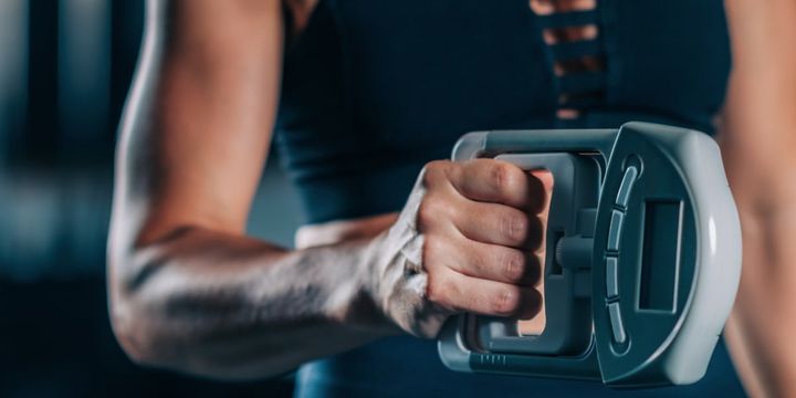 握力は“脳の元気”を映すサインになり得る