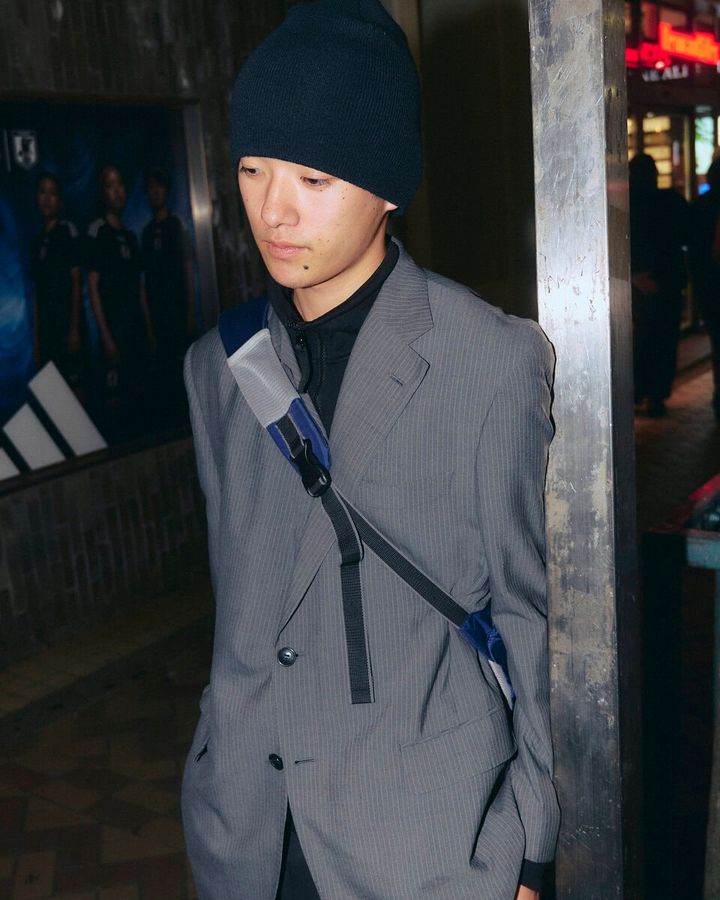 【スナップ】ボトムスにスカートを重ねてモード感をさらに演出