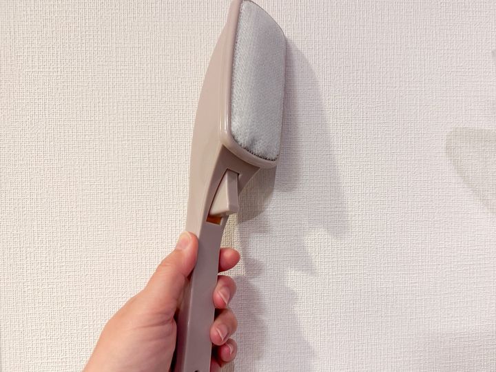 「回転式ほこり取り」税込110円 JANコード：4984355155126