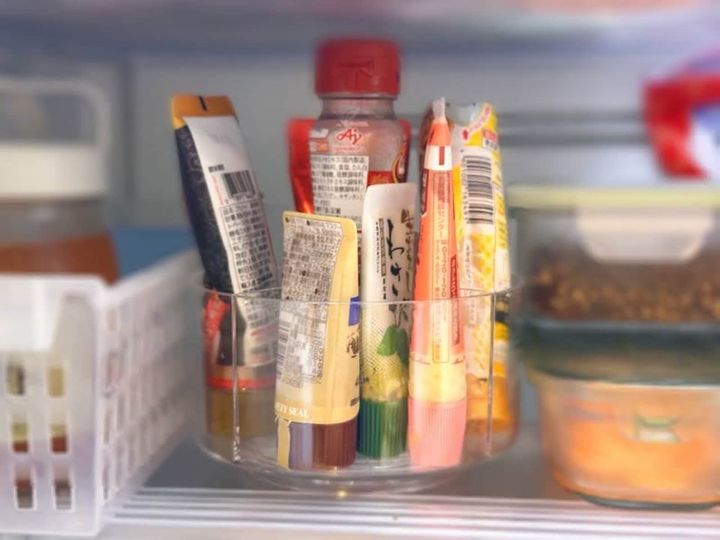 「回転できる透明収納ケース」税込330円 JANコード：4550480579948