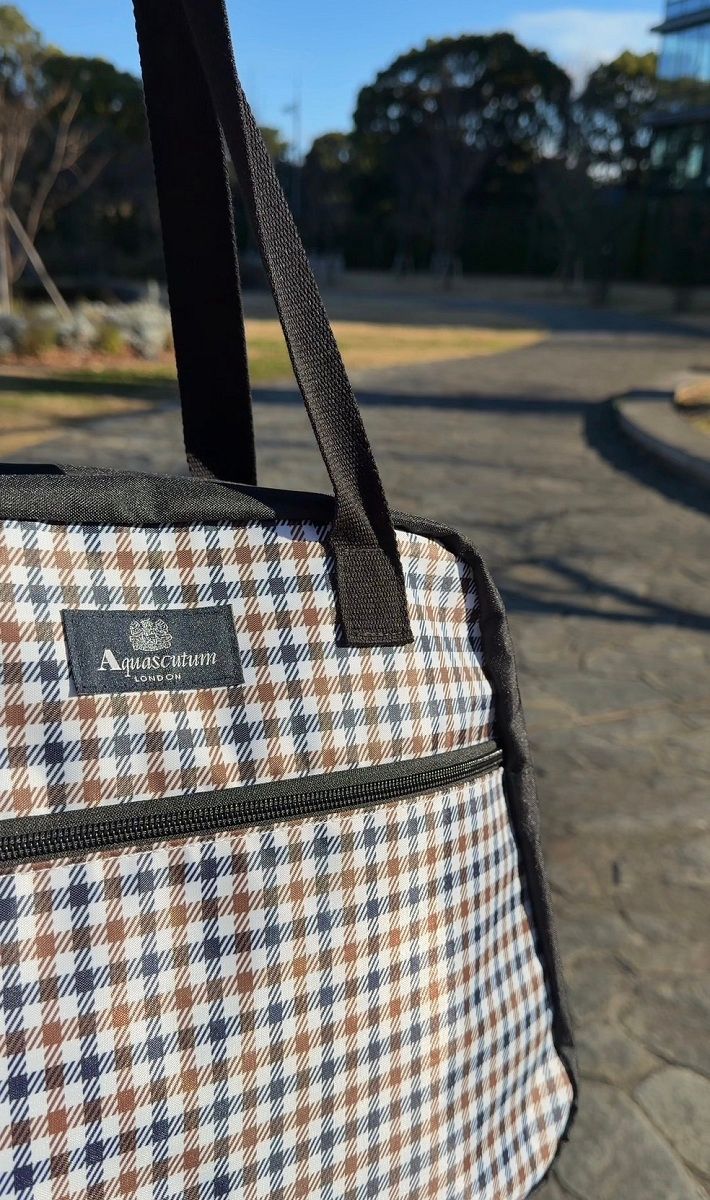 アクアスキュータムのボストンバッグ