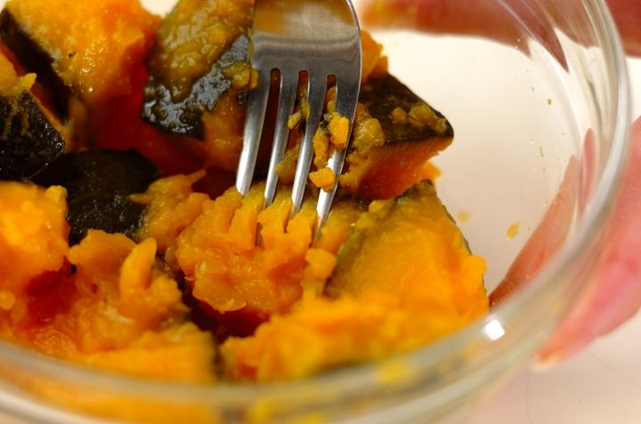 カボチャとチーズの春巻きの下準備1