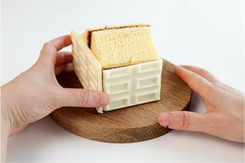 クリスマスにおすすめ！ カステラとおなじみの市販のおやつで作る「まっしろスノーハウス」の画像9