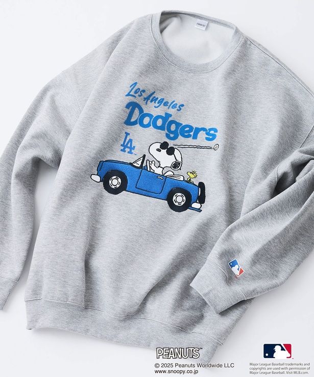 「裏起毛トレーナー(杢グレー/ロサンゼルス・ドジャース)」(大人用7689円、キッズ5280円)