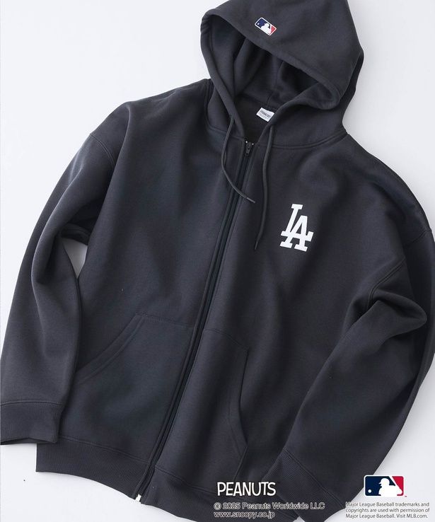 「フルジップパーカー(スミクロ/ロサンゼルス・ドジャース)」(1万780円)