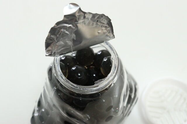 ダイソーのお香みたいなお部屋の芳香剤（ビーズタイプ、炭の香り）