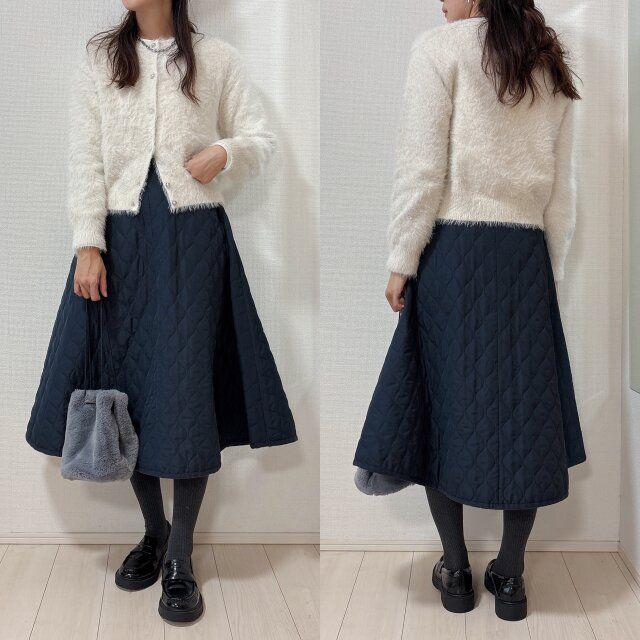 GUシャイニークルーネックカーディガンとAラインスカートコーデ