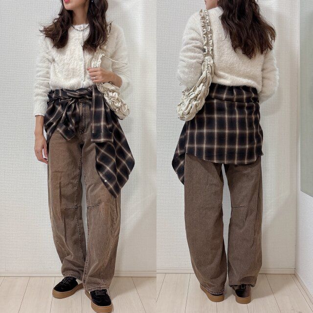 GUシャイニークルーネックカーディガンとデニムコーデ