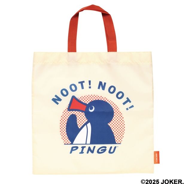 トートバッグには、ピングーを大きくデザイン。取っ手が赤いところもかわいい！