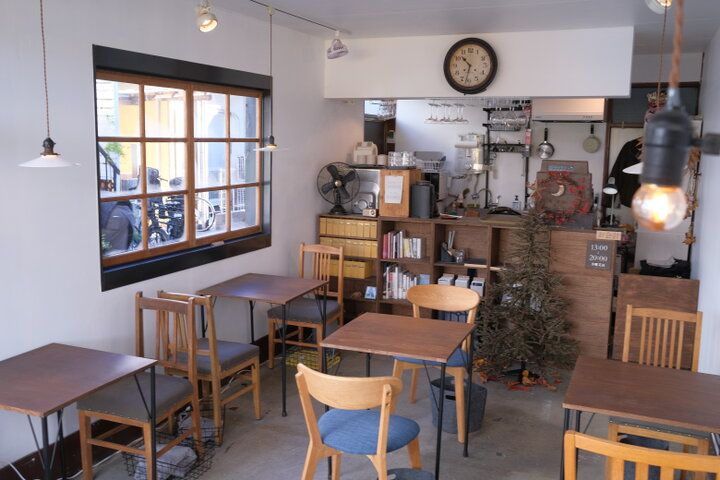 心なごむレトロな空間で、チャイや月替わりの紅茶を。駅近の穴場カフェ／西荻窪「MODeL T」