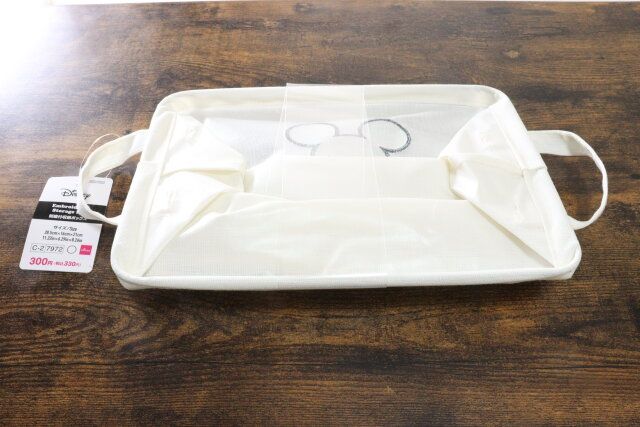 ダイソーの刺繡付収納ボックス（ミッキーアイコン／ミニーアイコン）のパッケージ