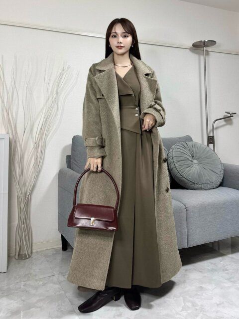 2025冬大人女性おすすめロングコートワントーンコーデ