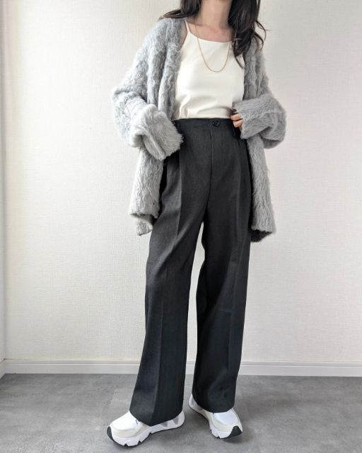 PヘリンボンBDストレートを着たコーデ