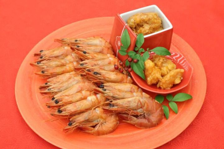 盛りつけ例 ローソンストア100「選べるおせち」