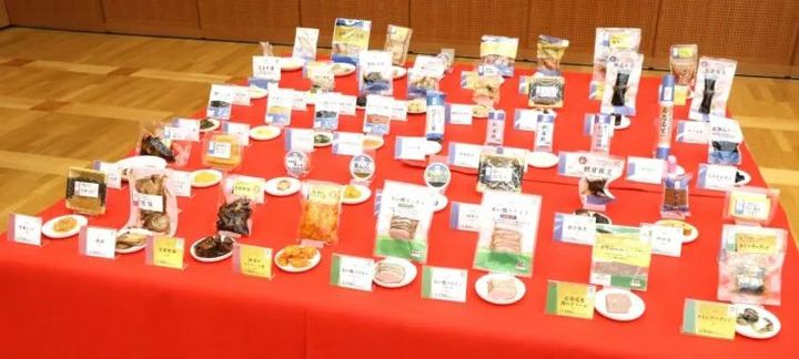 ローソンストア100の「選べるおせち」全43種