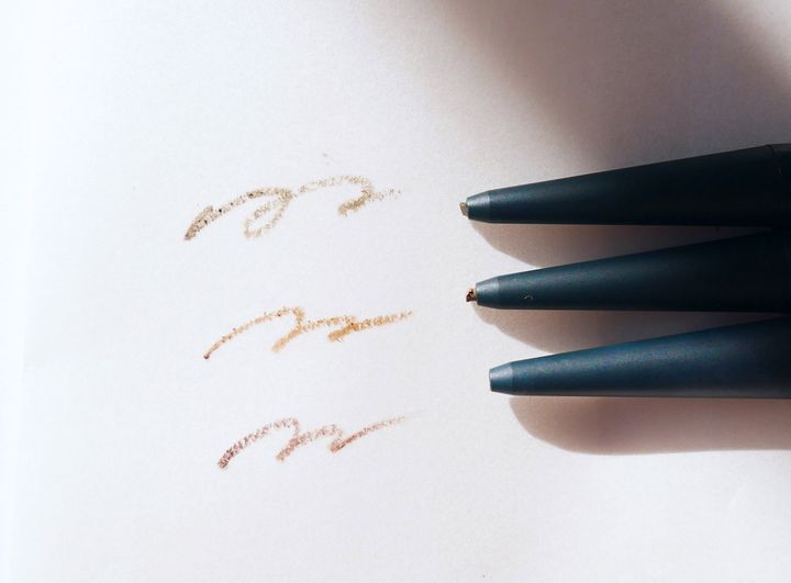 （上から）02欅（オリーブブラウン） 01 桂（ベージュブラウン）03椛 （レッドブラウン）天然由来成分96％。