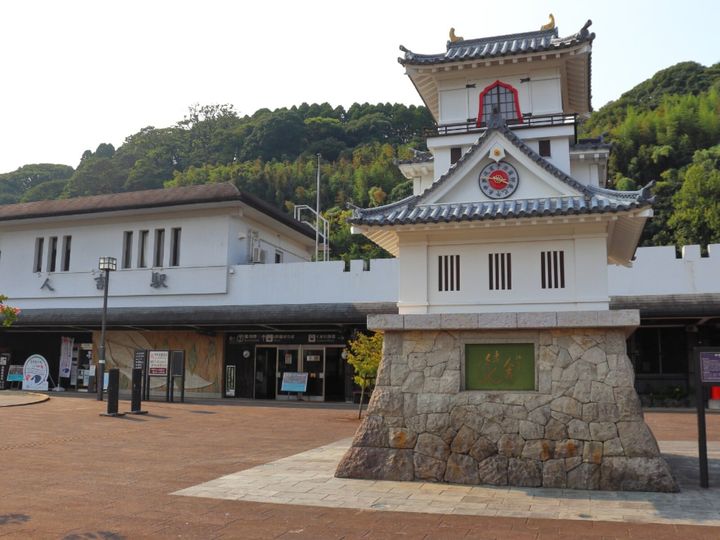 All About ニュース編集部が全国250人を対象に実施した温泉地に関するアンケートの調査結果から、長期休みに行きたいと思う「熊本県の温泉地」ランキングを発表！ 2位「人吉温泉」を抑えた1位は？