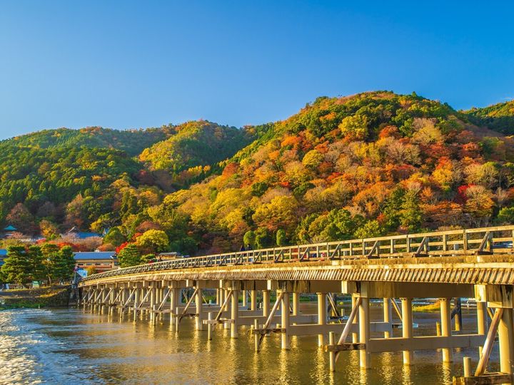 All About ニュース編集部は、全国10～70代の男女250人を対象に「阪急電鉄」に関する独自のアンケート調査を実施。家族で住みたいと思う阪急電鉄の駅で1位に選ばれたのは？