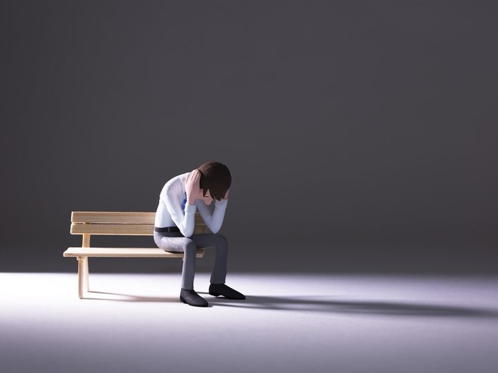 【児童精神科医が解説】近年、10代の若者の間で、ドラッグストアなどで手軽に購入できる市販薬のオーバードーズ（過剰摂取）が深刻な問題となっています。かつての薬物乱用とは異なり、ごく普通の家庭の子どもたちが、市販薬に救いを求める現状と問題点を解説します。