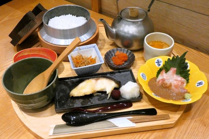 銀しゃりとだし茶漬け 釜のうさぎ JR博多シティ店 銀鱈の西京焼きと鯛の胡麻ダレ御膳