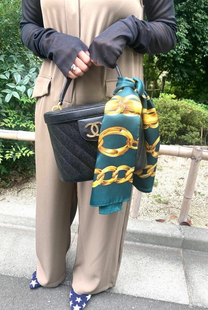 CHANELのスカーフとバッグ
