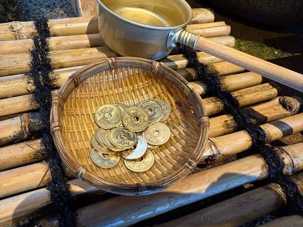 【京都府京都市】銭洗弁天で清めた縁起の良い五円玉を三が日限定でレンタル着物岡本がプレゼント！