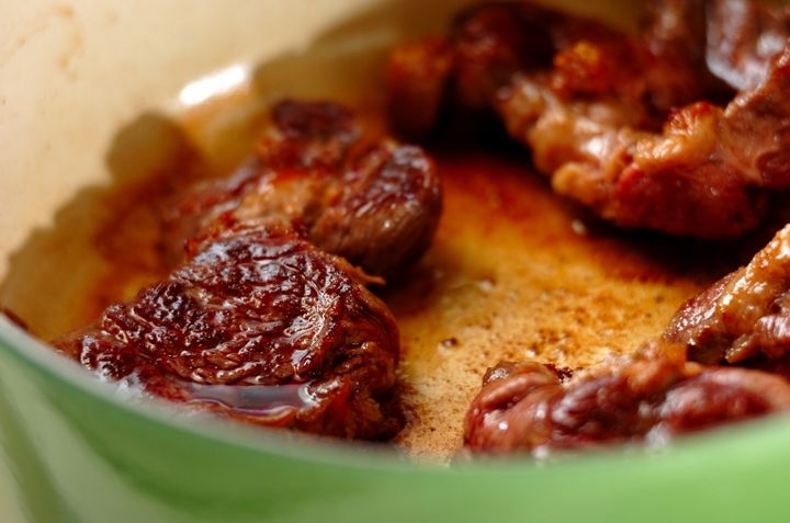 コトコト煮込んだトロトロ牛すね肉のシチューの作り方1