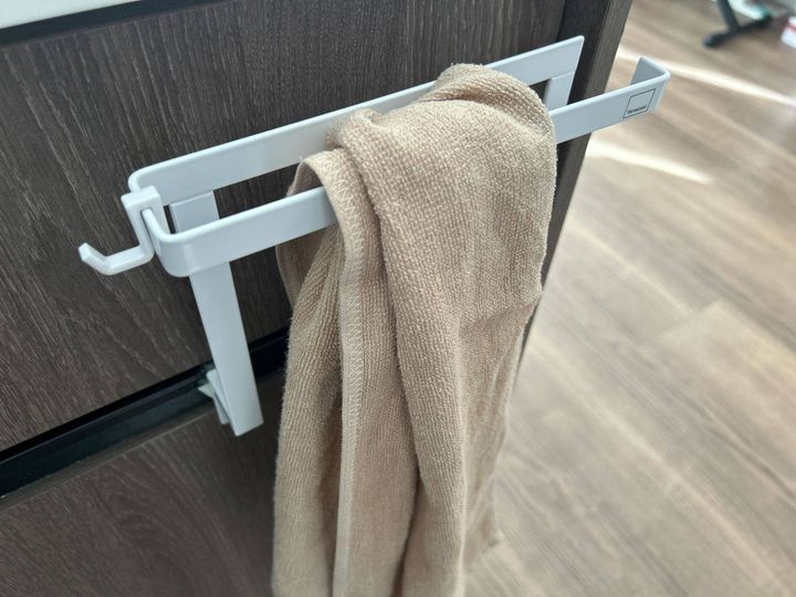 山崎実業 tower キッチンシンク下収納扉タオルハンガー