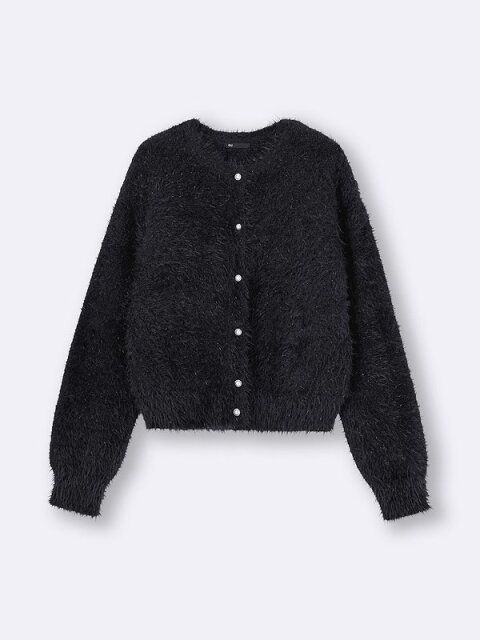 GUのシャイニークルーネックカーディガン