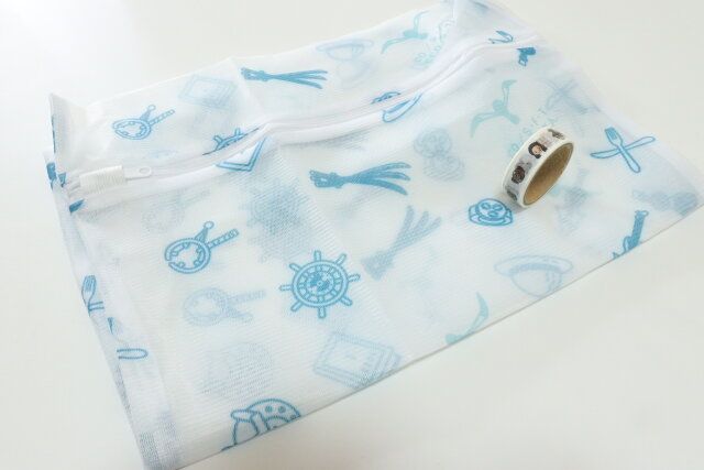 ダイソーとONE PIECEのコラボグッズの洗濯ネットとマスキングテープ