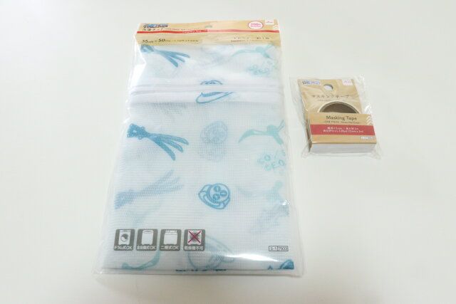 ダイソーの洗濯ネット ONE PIECE モチーフアイコンとマスキングテープ ONE PIECE 麦わらの一味のパッケージ