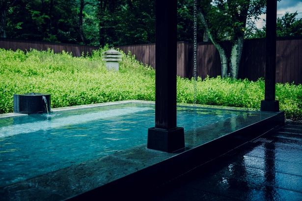 「界 鬼怒川」の大浴場露天風呂