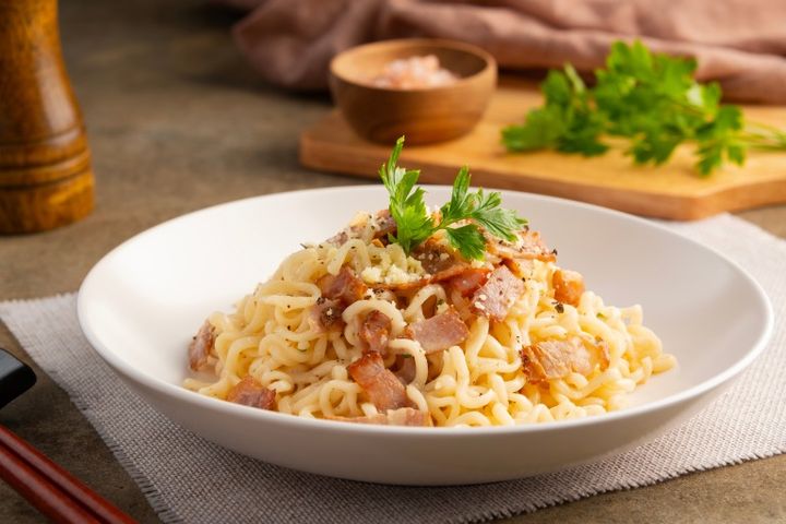 インスタントラーメン カルボナーラアレンジ イメージ