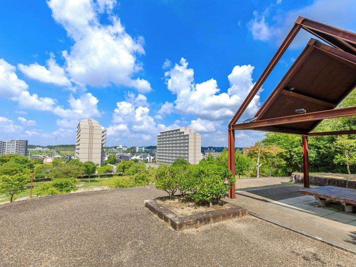 大東建託は、東海エリアに住む20歳以上の男女を対象に居住満足度調査を行い、「いい部屋ネット 街の幸福度ランキング2025＜東海版＞」を発表しました。東海エリア民が選んだ「街の幸福度（自治体）」ランキングの2位は「みよし市」、では1位は？