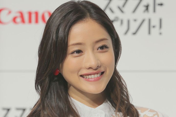 石原さとみさん（撮影：2015年08月、時事）