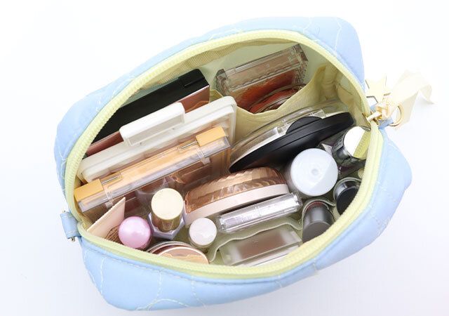 宝島社ムック付録の映画すみっコぐらし 空の王国キルティングポーチ9