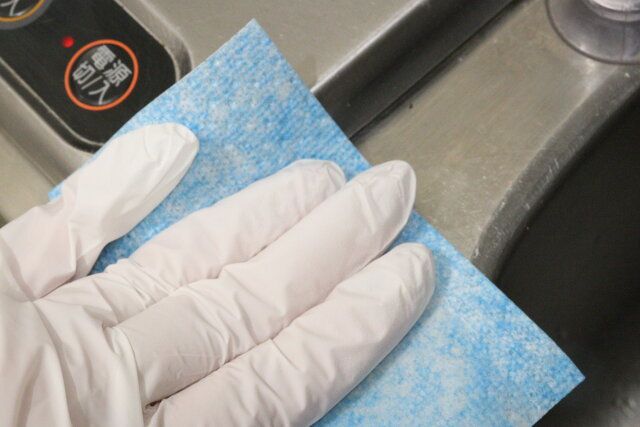 水だけでウロコも落ちる鏡シート（15枚） キッチン 使用例