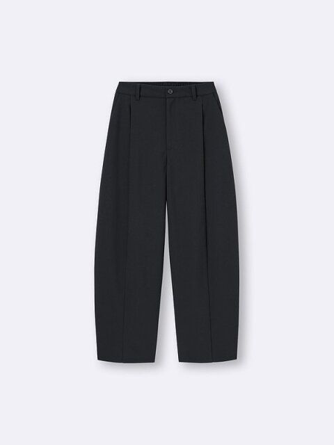 GUのブラッシュドワイドテーパードパンツ