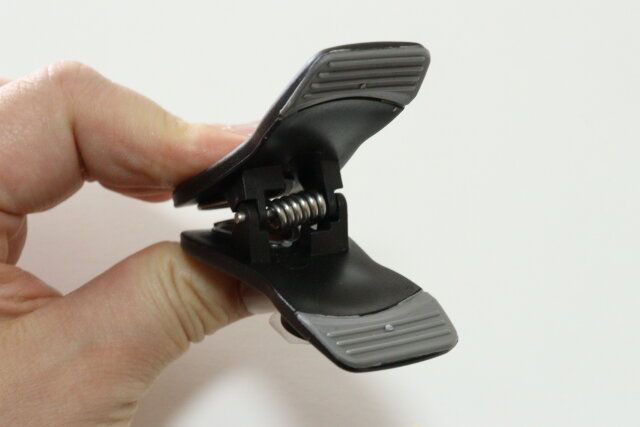 ダイソーのマグネット付クリップ（黒）