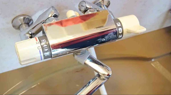 歯磨き粉でお風呂の蛇口掃除