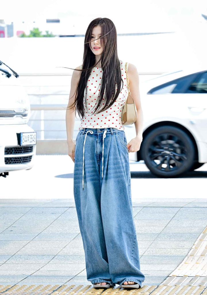 画像: 【サナ】Y2Kルックでトレンドど真ん中に