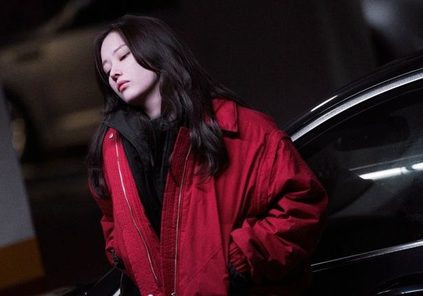 ドギョンのメインカラーを“赤”にしたのはチョン・ジョンソのアイデアだった [c]2025 PLUSMENTERTAINMENT,CLIMAXSTUDIOANDWOWPOINTALLRIGHTSRESERVED.