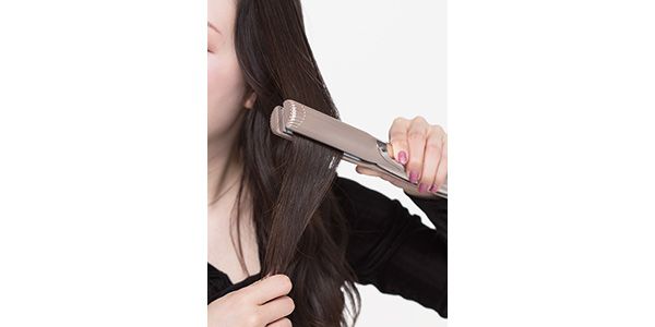 軽い力で毛束をきちんと挟める手応えあり。滑りがいい！