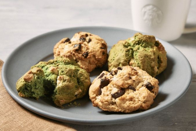 スターバックス チョコレートチャンクスコーン 抹茶＆ホワイトチョコスコーン