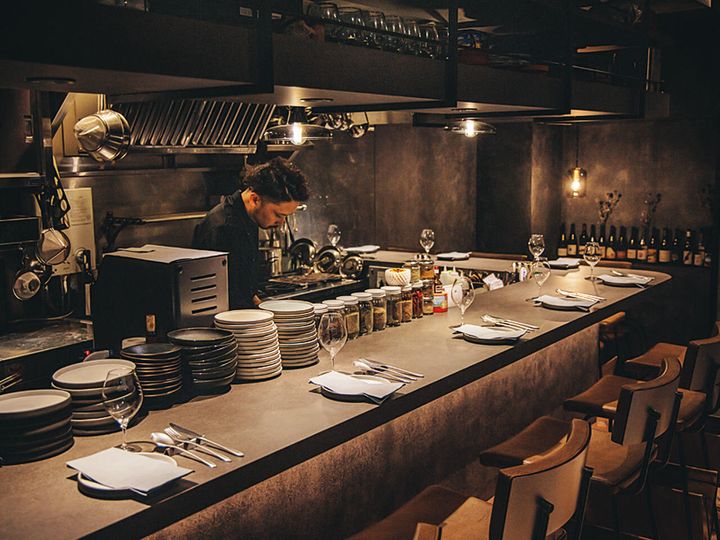 新橋『0711 GiNZA BiSTRO』の内観