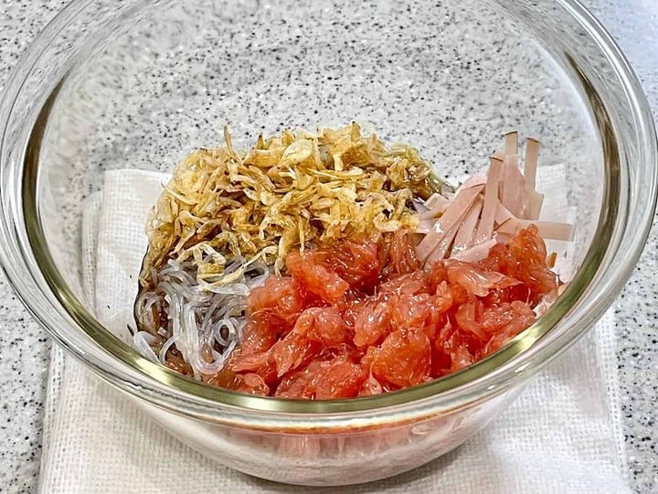 「グレープフルーツの春雨サラダ」レシピ
