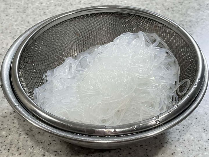 「グレープフルーツの春雨サラダ」レシピ