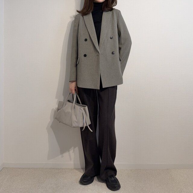 ユニクロブラッシュドジャージーワイドパンツのジャケットコーデ