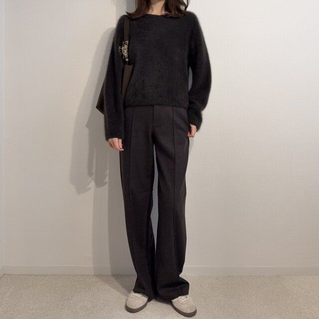 ユニクロブラッシュドジャージーワイドパンツのオールブラウンコーデ